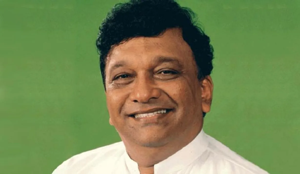 ජනපති එක්ක හොර ගල් අහුලන එජාප ඇමතිවරුන්ට අගමැතිගෙන් කණේ පහරක්..!